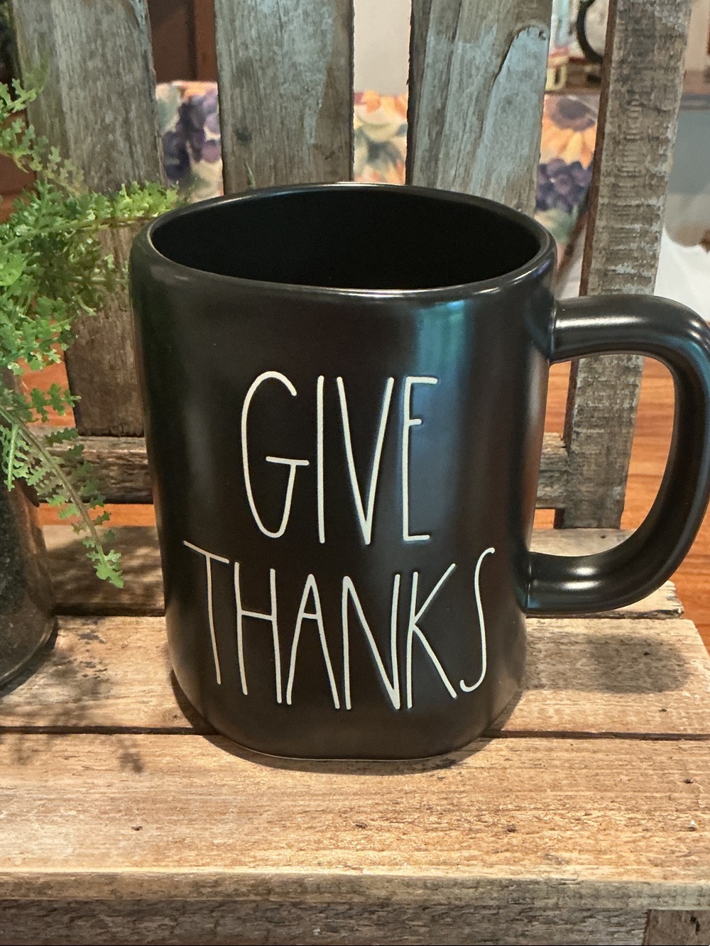 EUC - Rae Dunn GIVE THANKS Fall/Thanksgiving Mug